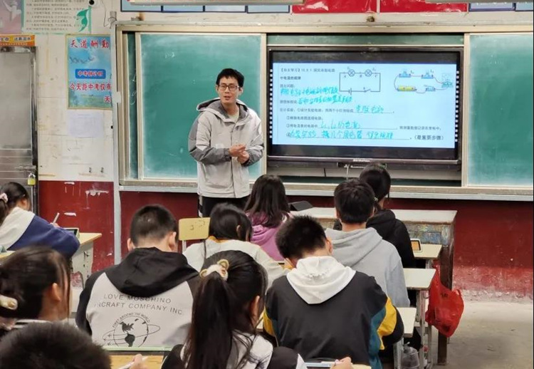 421吃瓜 仍落后于专业娱乐媒体