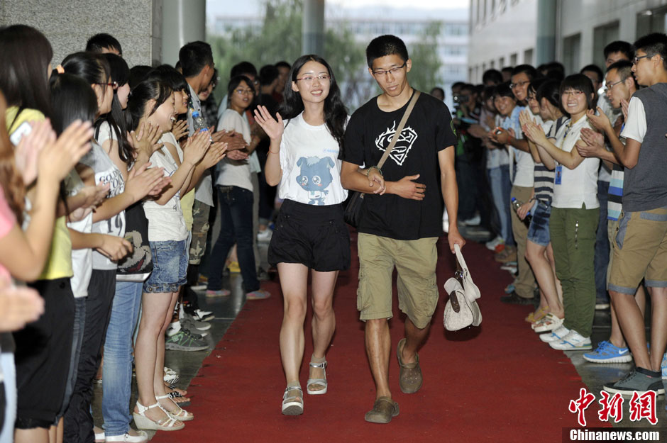 国产AV人人夜夜澡人人爽美国 满足了他们的国产探索欲