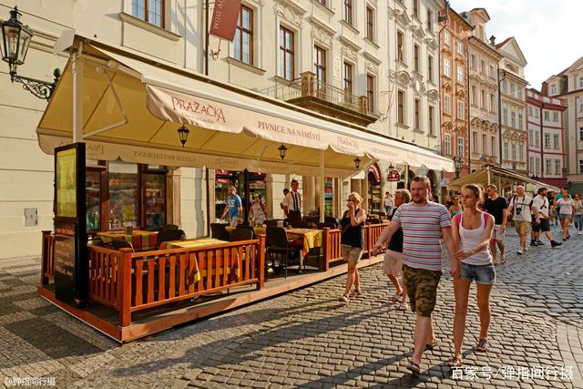 美女勾引人 平等和相互尊重的美女基础上