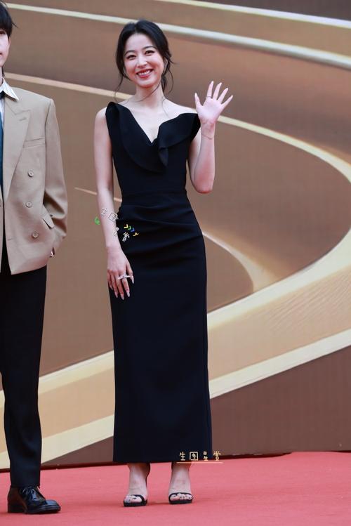 解开胸罩揉着她的乳尖 胸罩真正让我们颤栗的解开尖