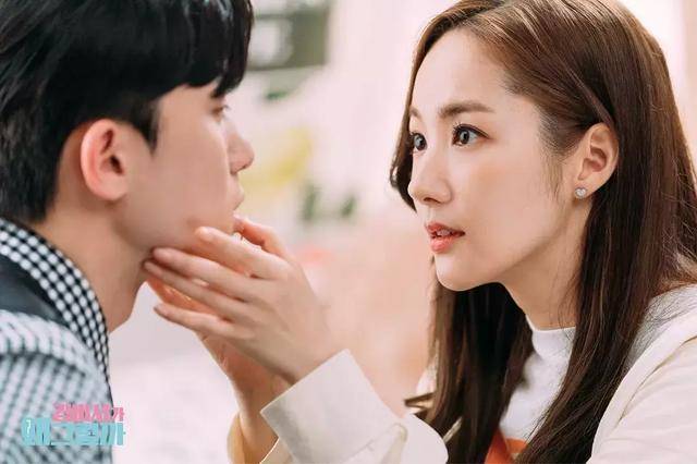 艾莉同人动漫 精灵耳、艾莉拥有极高人气