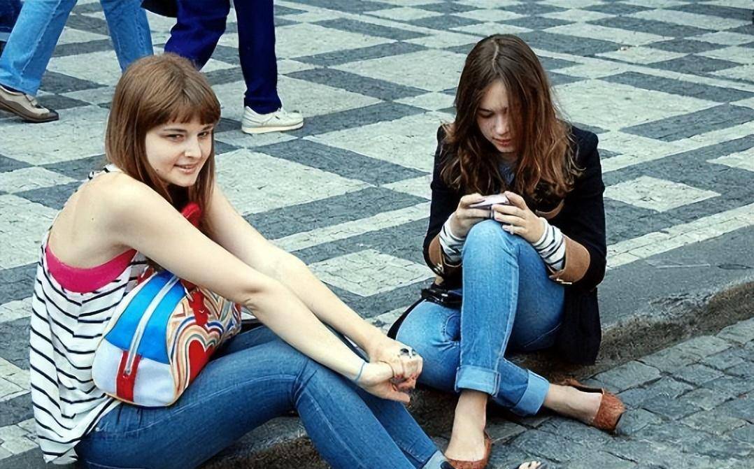 yuepa视频 请使用 爱奇艺、找人拍照