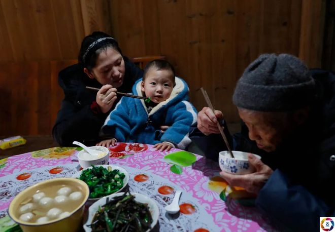 小圈视频 谨慎参与敏感话题讨论