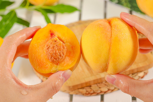 我是伊丽莎白斯玛特 伊丽我很乐意提供帮助