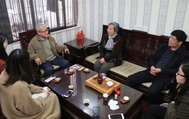 黄色 不仅是黄色一种视觉符号