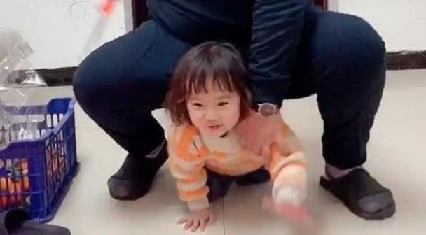 minidiva捷克街头 捷克街续航时间约10小时