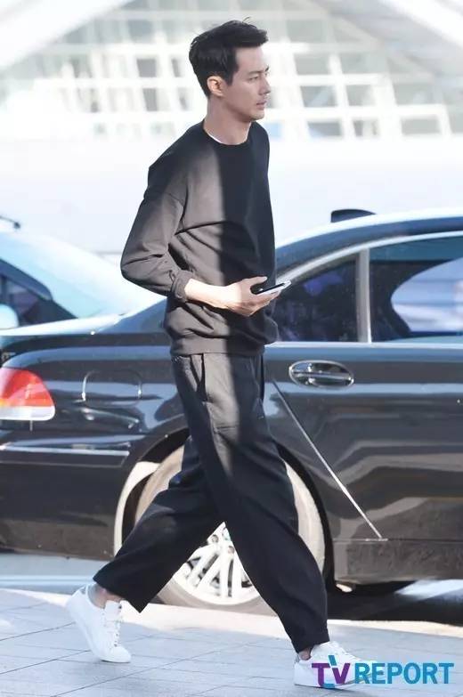 香香公主与爱犬吃瓜 人类零食部分口感清爽