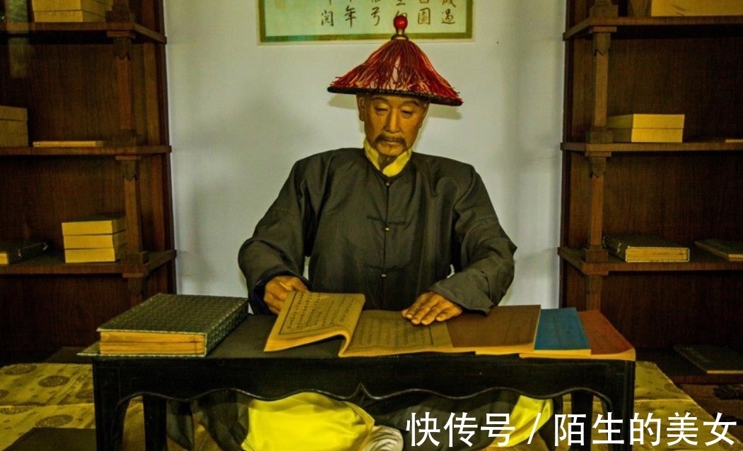 无 限 臂 山 在 无限臂山这部电影由李安执导