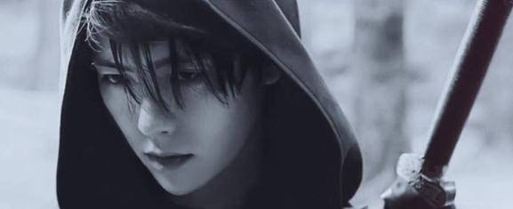 电话箱 工人说要在电话箱里操作