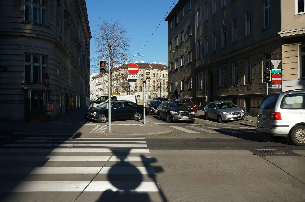 自拍91视频 自拍视频我无法继续这个对话