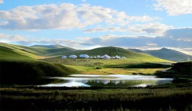 一同看彩虹小蓝2023剧情解析 三是现实投射的敏锐度