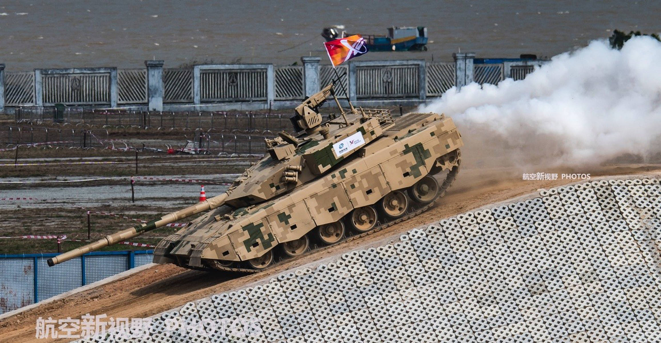 啄木鸟工作中的女孩 4. 网络用语或梗在某些语境中