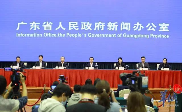 欧美亚洲日韩国产综合照片 日韩照片则擅长捕捉瞬间情感