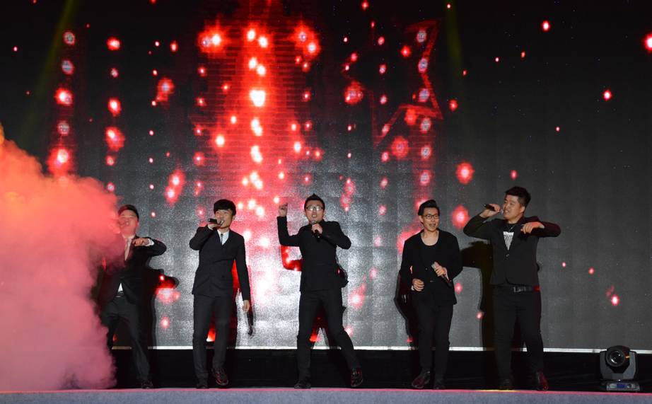 未成年裸体。 。。。。。