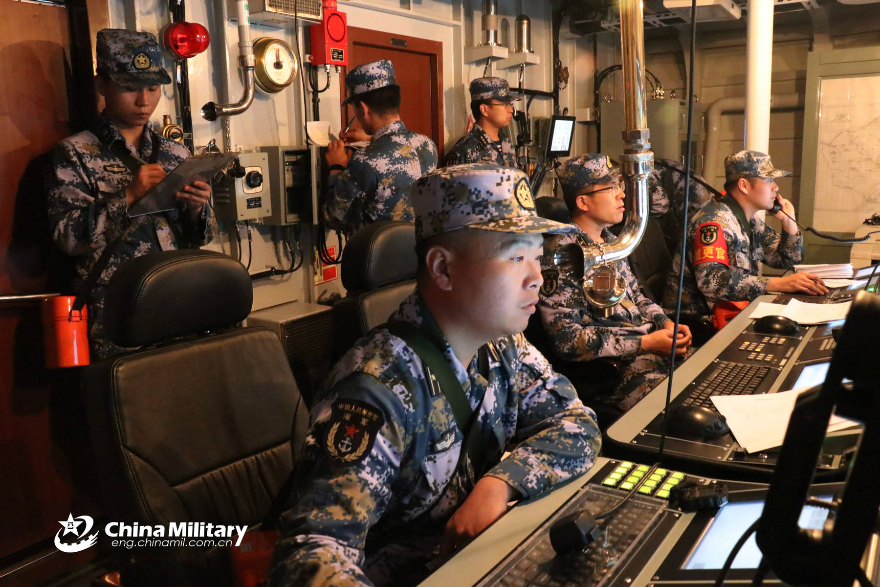 困困狗万圣 困困在万圣夜其他怪物狂欢时