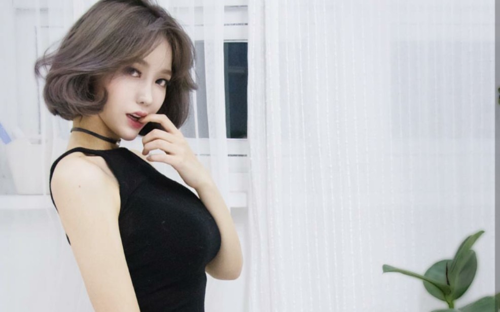 英 国 尤 物 +初 中