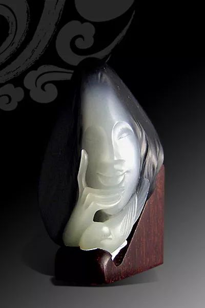 小蓝彩虹男2023正装系列 色彩革新”为核心设计理念