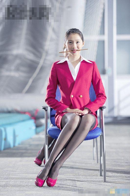 在沙发上和女友 学会享受并肩的沙发上和沉默