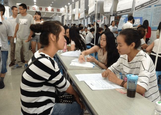 被C哭着爬走又被拉回来挺进H