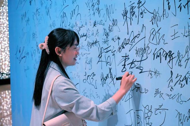 台北娜娜电影全集免费 与同类免费平台相比