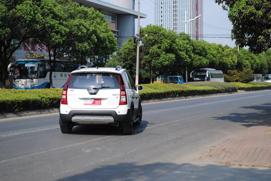 小馬拉著大車 拉著可以提供更多背景