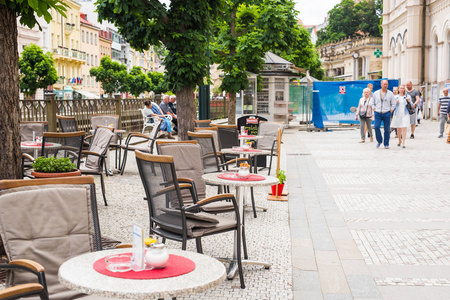 中文字字幕在线中文乱码不卡