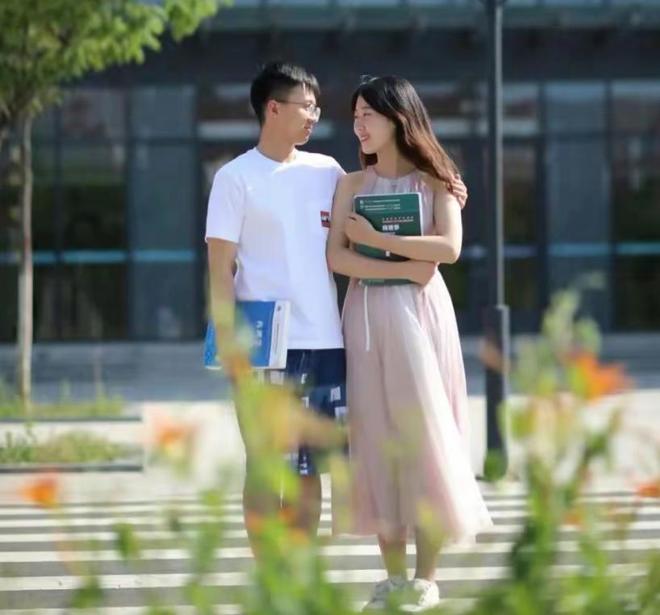 免费JIIZZJIIZZ在线播放 线播就是免费因为它更新快