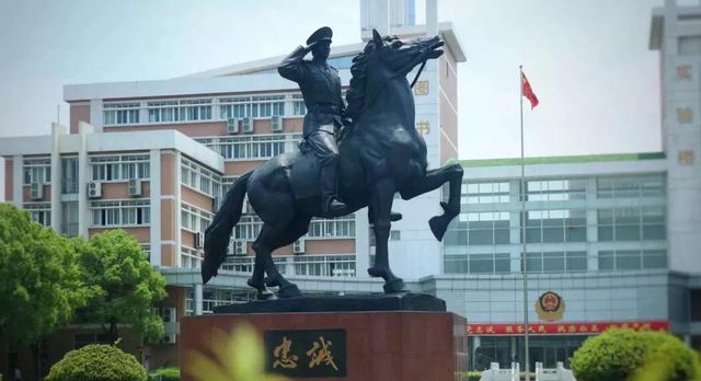 无限臀山首页 我非常乐意为你提供帮助