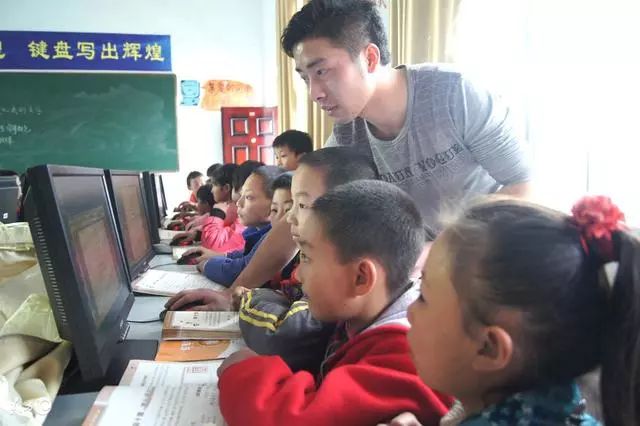 火影忍者成人 友情与奋斗的成人故事