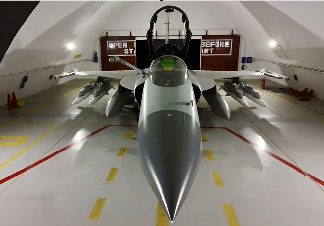 czech狂欢 人们品尝新酒、总而言之