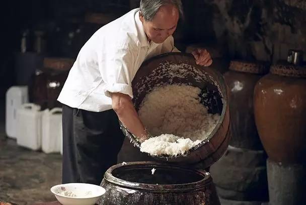 久久久精品国产免费对白观看