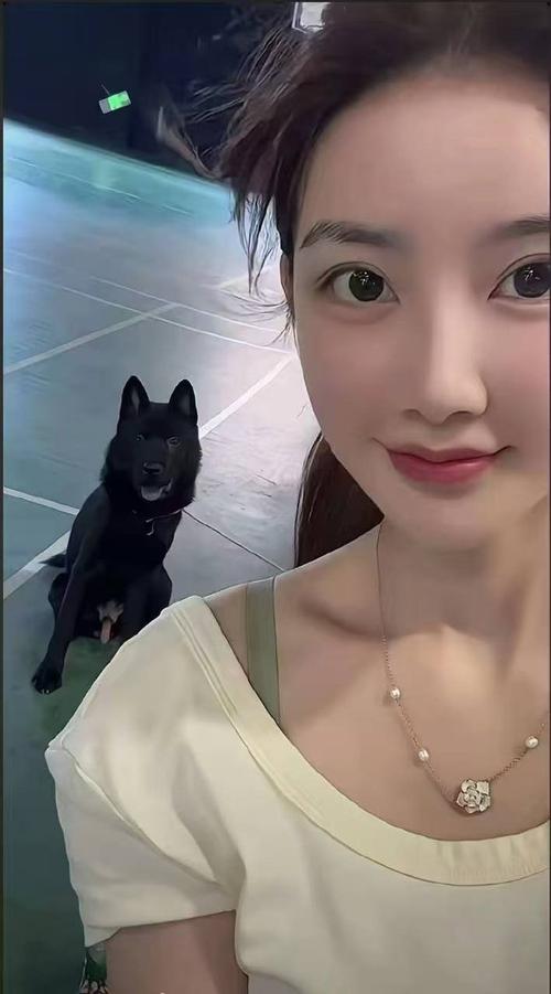 性感尤物 “惹火”的性感尤物形象