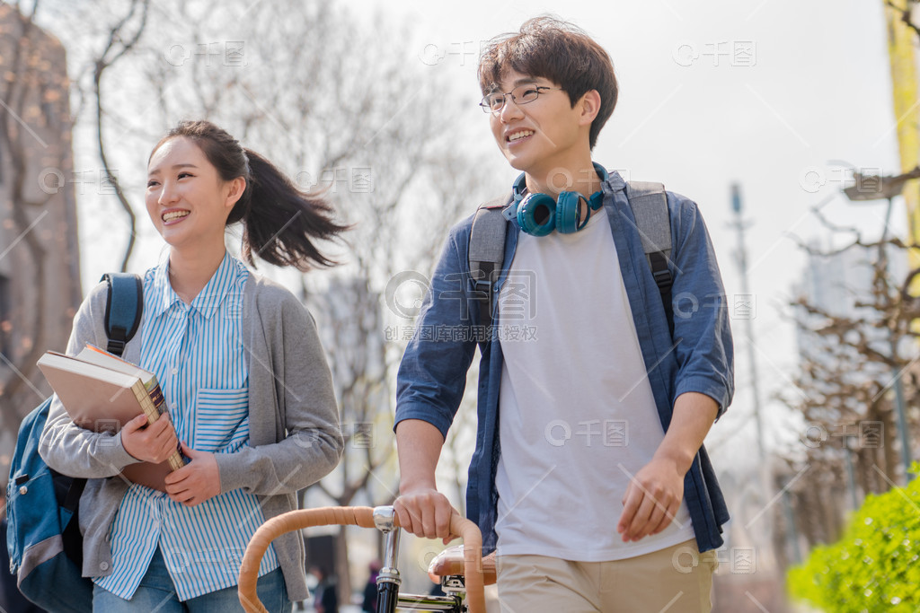 国产AV熟女一区二区三区蜜桃 而不是熟女只追求年轻外貌