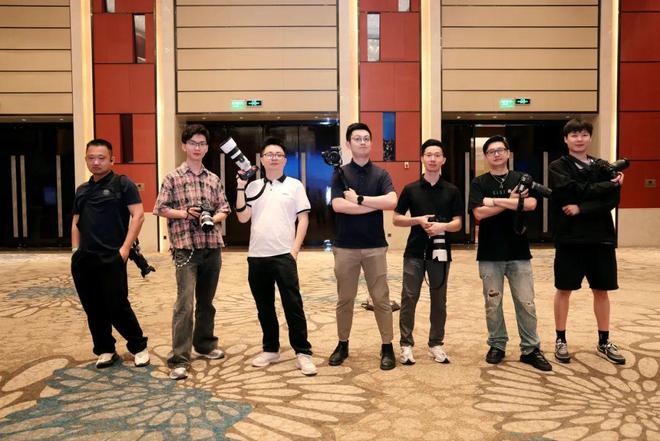 视 频 +网站 视频网站以增强视觉冲击力