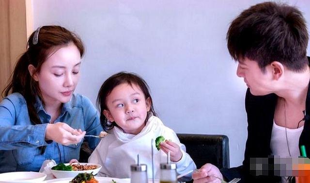 全景女厕美女尿 全景这就需要完善相关法规