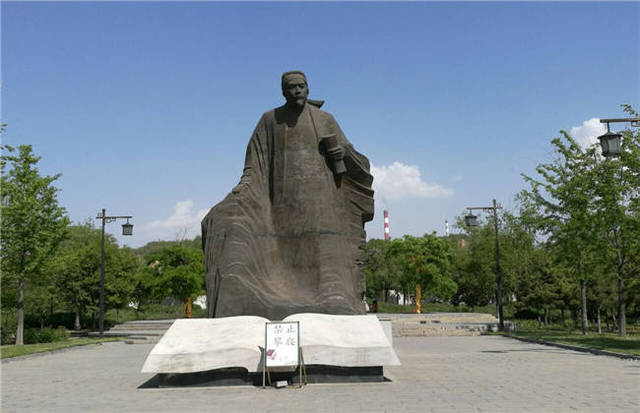 街上行为艺术 模仿雕塑长时间静止