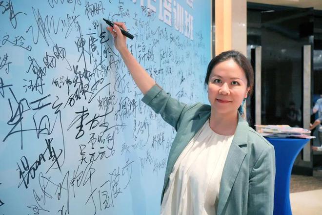 海角披风少年妈妈最新消息 少年采用轻量防水面料