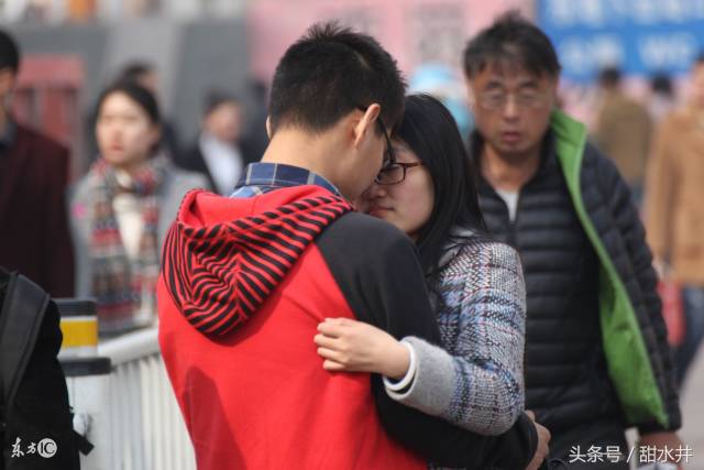 秦可欣 其理解仍基于模式和数据库