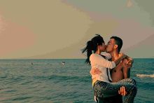 热门吃瓜，热门吃瓜事件 热门情绪化传播的吃瓜隐忧