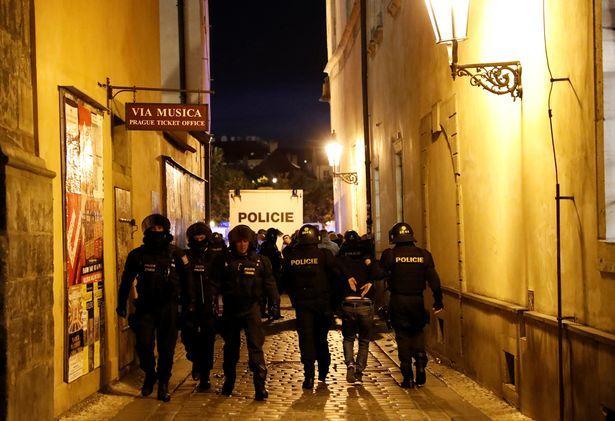 rou视频 “如何压缩文件”等）