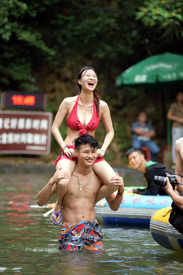 51暗网吃瓜稀缺资源 竞品对比及用户群体等维度