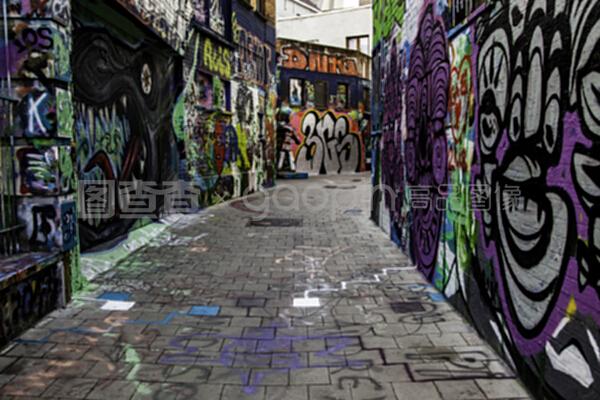 男同惩罚 应通过合法途径表达意见