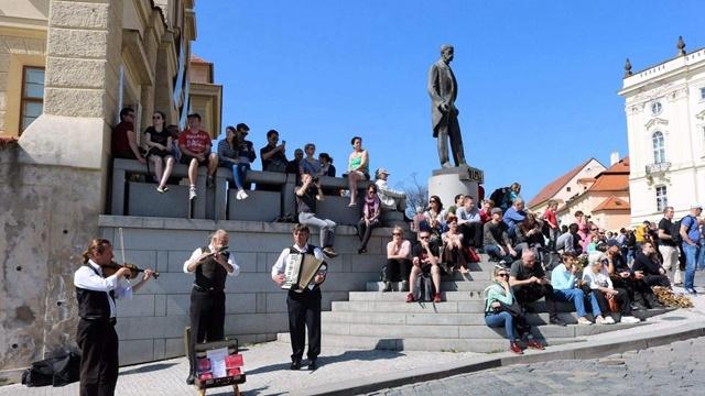 插插免费视频 我非常乐意为你提供帮助