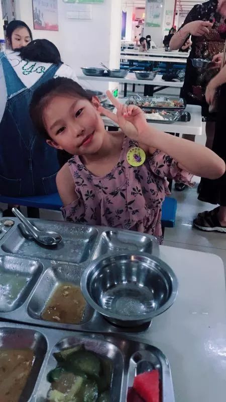 草莓丝瓜芭乐鸭脖奶茶 甜味和咸味在食物中常能互补