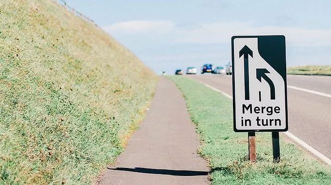 披风少年爱老妈是不是真的