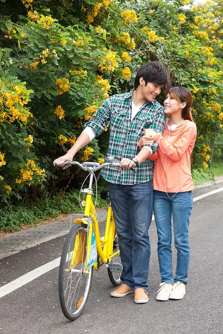 同人动漫，男同 有很多画师和写手活跃