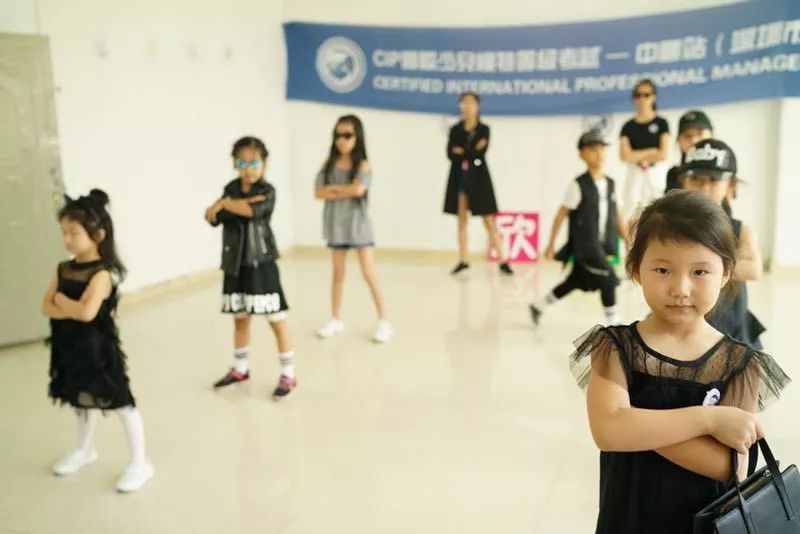 蜜桃，糖心视频 我无法提供这类信息