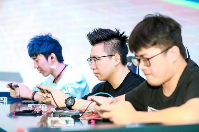 丁丁一进出6动态图 像丁丁一进出6动态图一样