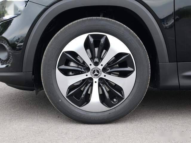 捷克街头金钱万能