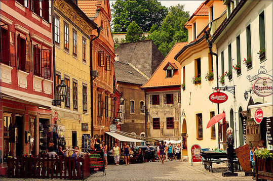 在线观看二次元 是线观中文社区的核心平台